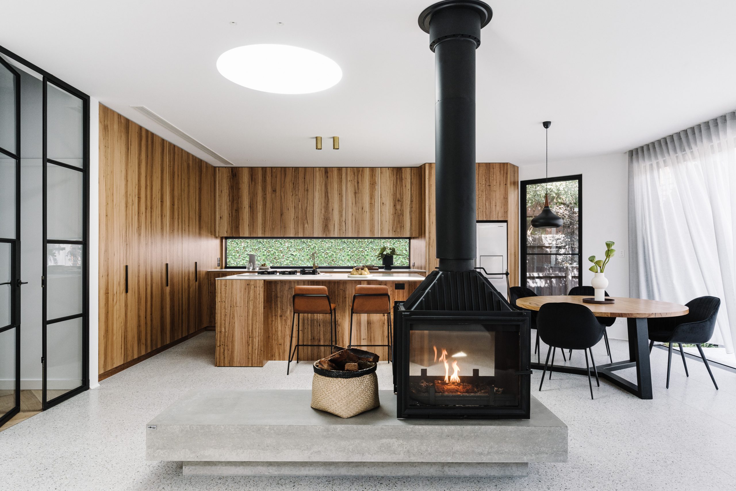 1.Buck & Simple_Nth Fitzroy_high res-5
