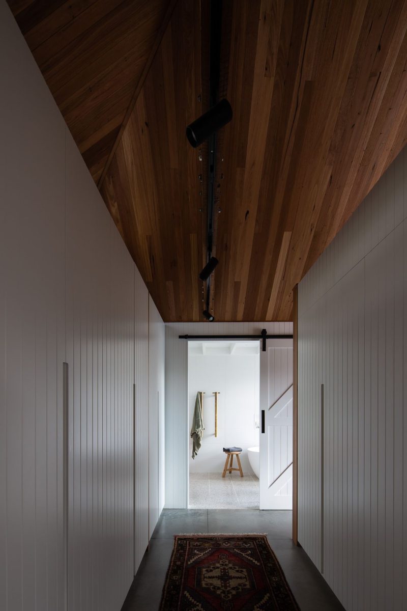 Permanent weekender, a true coastal retreat cabin by buck&simple