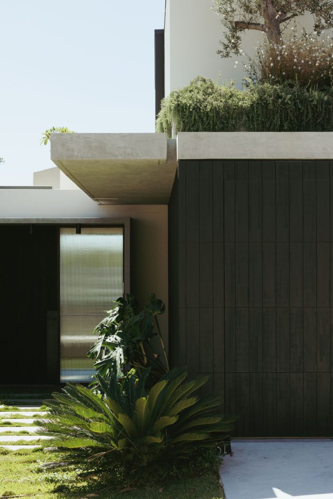 Little Birch, an exquisitely detailed modern home by Buck&Simple, showcasing high-end coastal architecture and interior design on a complex Sydney site.