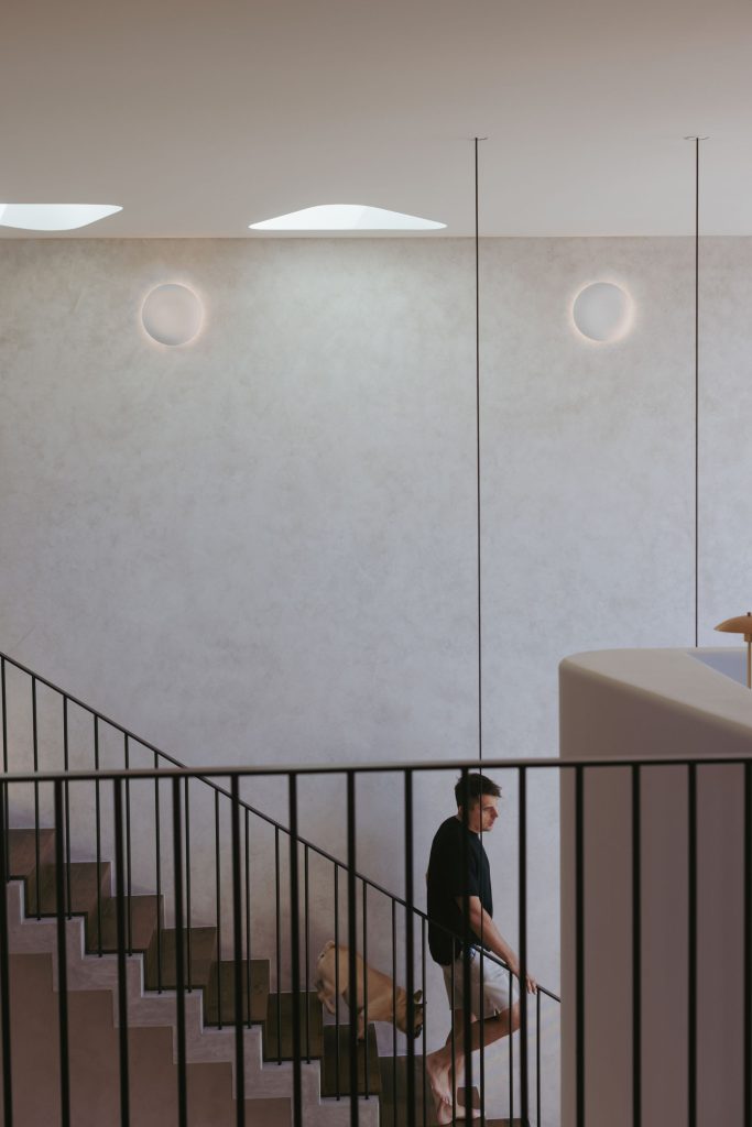 Little Birch, an exquisitely detailed modern home by Buck&Simple, showcasing high-end coastal architecture and interior design on a complex Sydney site.