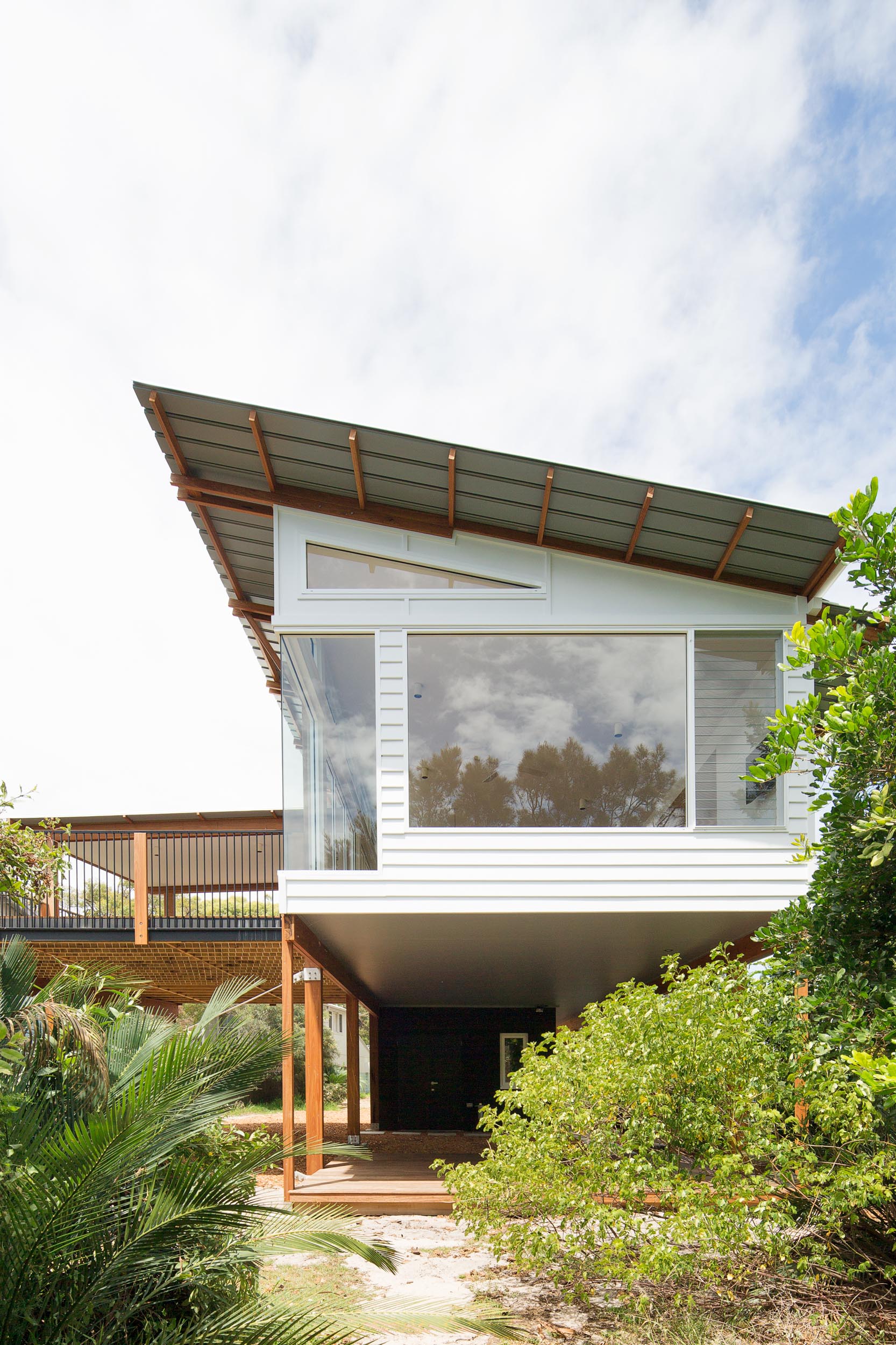 macmasters beach house coastal architecture by buck&simple architects