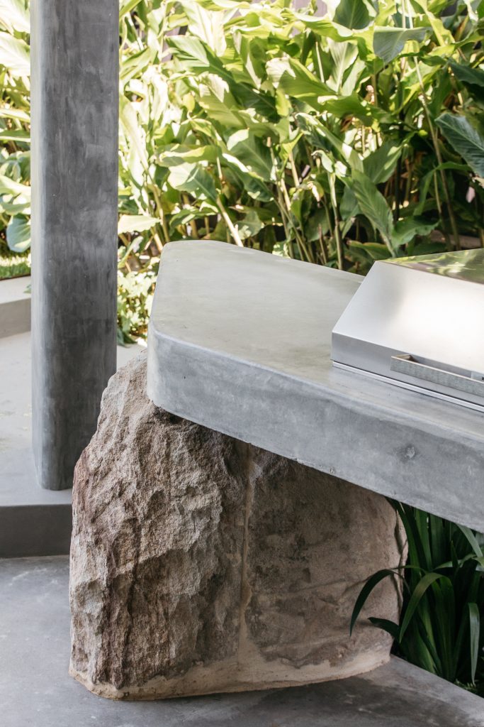 Sasso Nero by australian architects buckandsimple-luxury coastal residence sydney